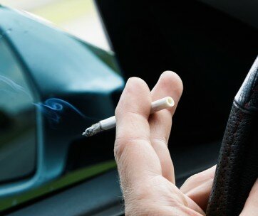 10 hacks to remove the smell of smoke from your car